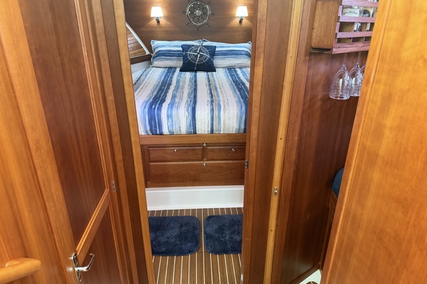 RUN THE GAMUT 37ft Back Cove Yacht For Sale
