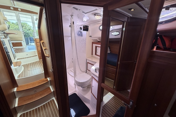 RUN THE GAMUT 37ft Back Cove Yacht For Sale