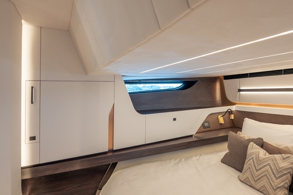 GOOD ENERGY 70ft Vanquish Yachts Yacht For Sale