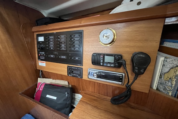 38ft Jeanneau Yacht For Sale
