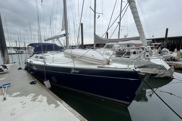 38ft Jeanneau Yacht For Sale