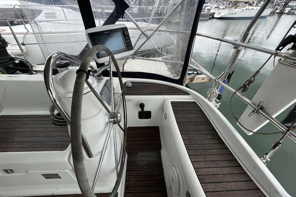 38ft Jeanneau Yacht For Sale