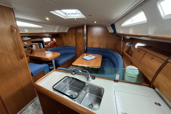 38ft Jeanneau Yacht For Sale