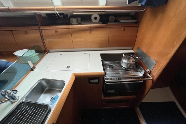 38ft Jeanneau Yacht For Sale