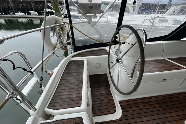 38ft Jeanneau Yacht For Sale
