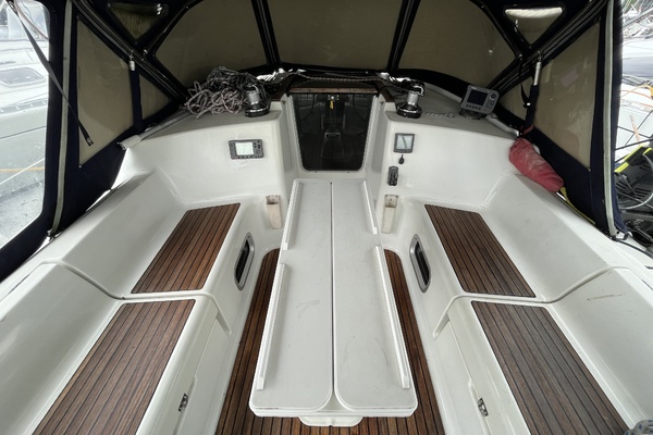 38ft Jeanneau Yacht For Sale