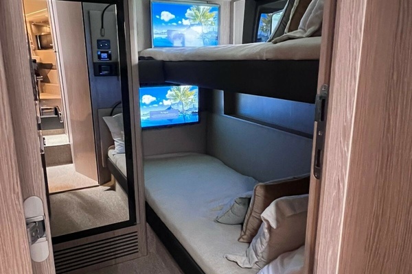 2025Azimut 51 ft Atlantis 51   CAYENA