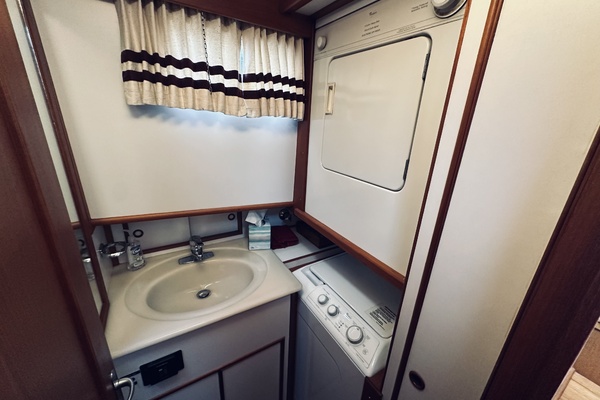 Summer Wind 46ft Grand Banks Yacht For Sale