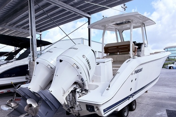 30ft Pursuit Yacht For Sale