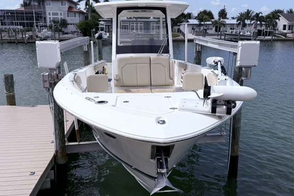 30ft Pursuit Yacht For Sale