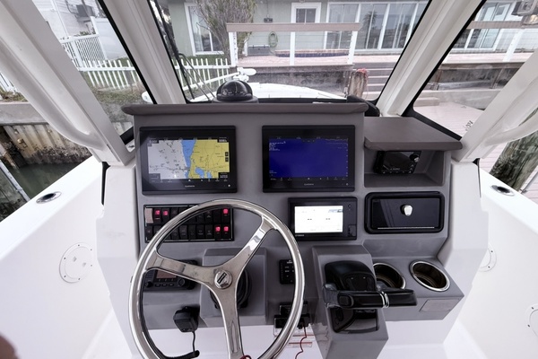 30ft Pursuit Yacht For Sale