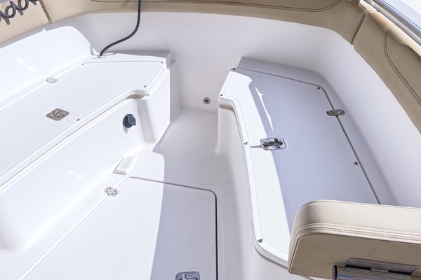 30ft Pursuit Yacht For Sale