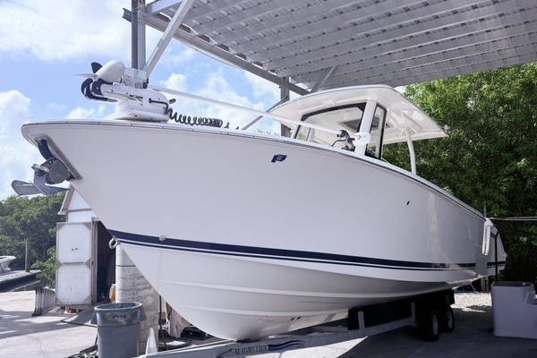 30ft Pursuit Yacht For Sale