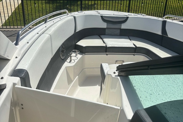28ft Chaparral Yacht For Sale