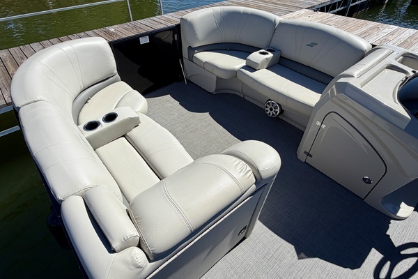 24ft Starcraft Yacht For Sale