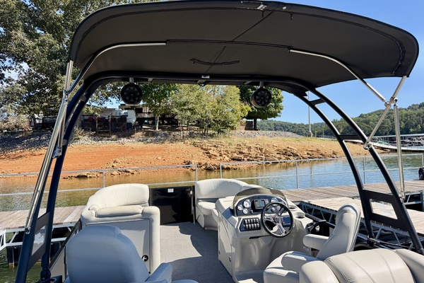 24ft Starcraft Yacht For Sale