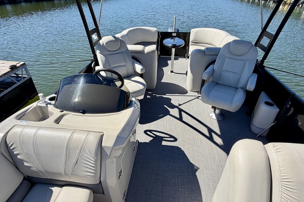 24ft Starcraft Yacht For Sale
