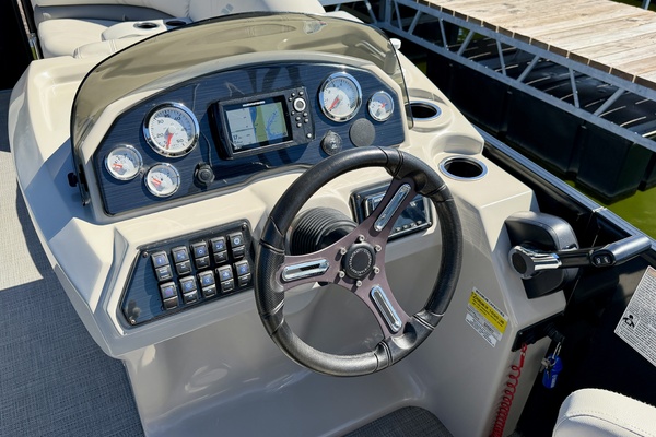 24ft Starcraft Yacht For Sale