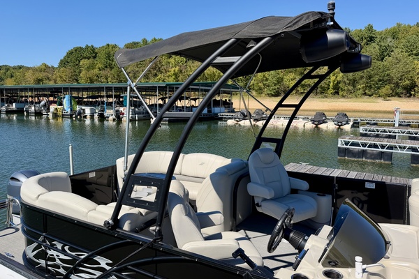 24ft Starcraft Yacht For Sale