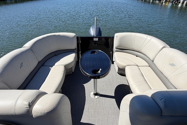 24ft Starcraft Yacht For Sale