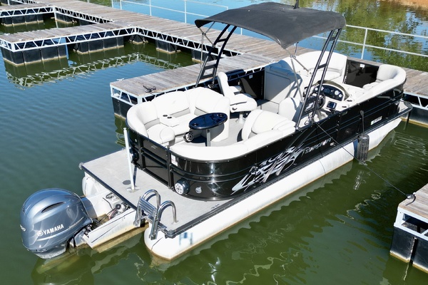 24ft Starcraft Yacht For Sale