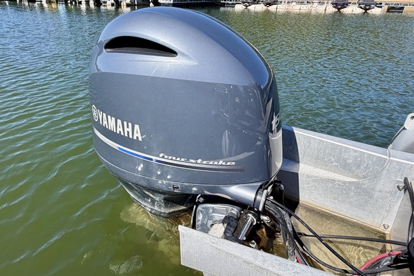 24ft Starcraft Yacht For Sale