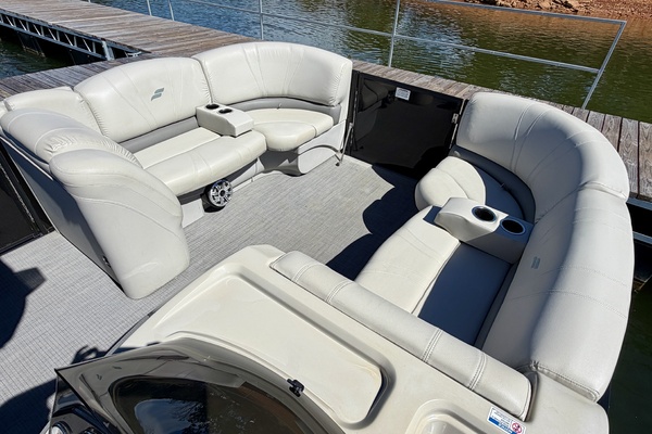 24ft Starcraft Yacht For Sale