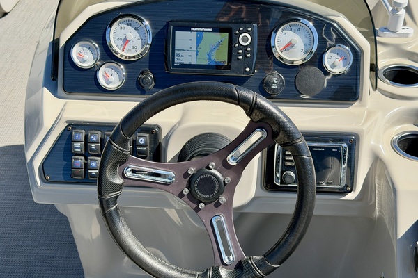24ft Starcraft Yacht For Sale