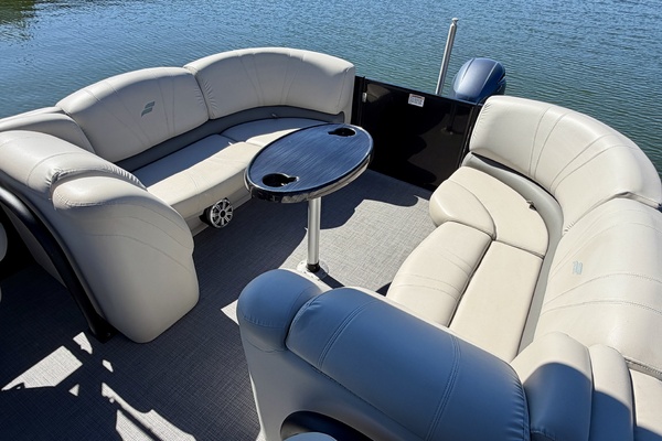 24ft Starcraft Yacht For Sale