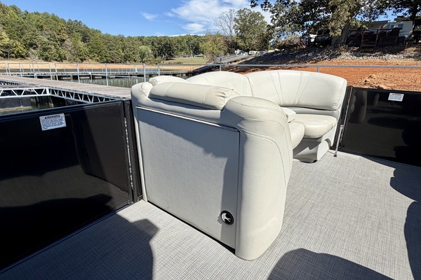 24ft Starcraft Yacht For Sale