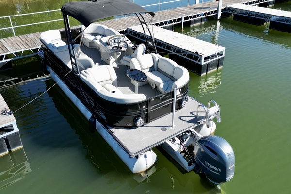 24ft Starcraft Yacht For Sale