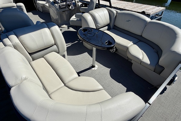 24ft Starcraft Yacht For Sale