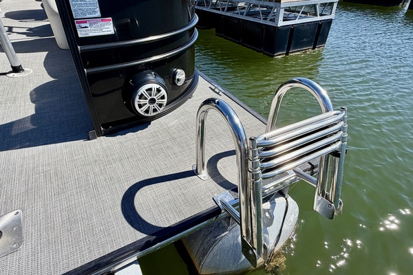 24ft Starcraft Yacht For Sale