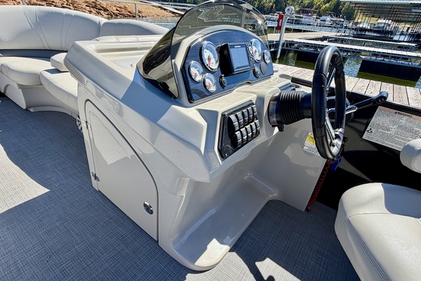 24ft Starcraft Yacht For Sale