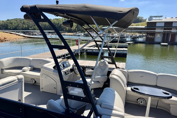 24ft Starcraft Yacht For Sale