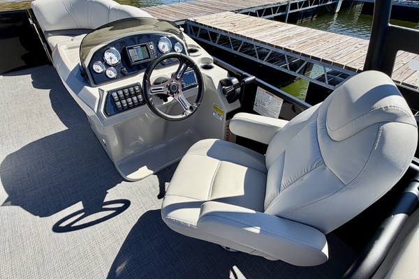 24ft Starcraft Yacht For Sale