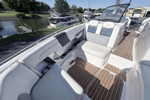 32ft Chaparral Yacht For Sale