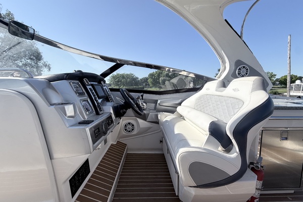32ft Chaparral Yacht For Sale