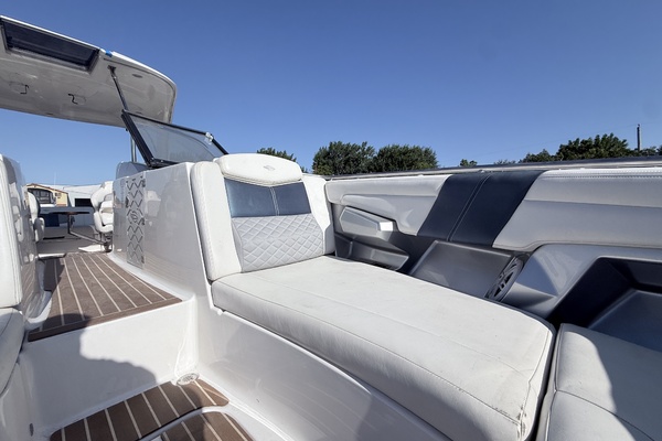 32ft Chaparral Yacht For Sale