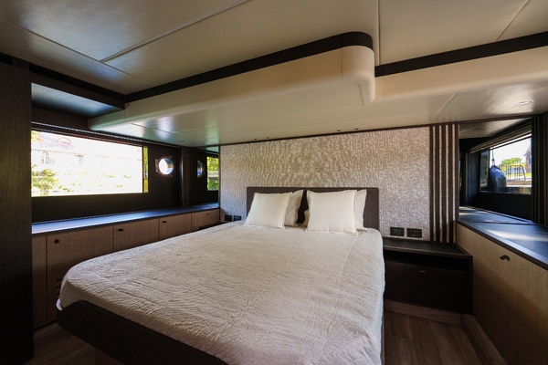 52ft Absolute Yacht For Sale