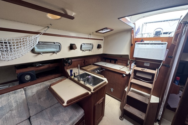 32ft Island Packet Yacht For Sale