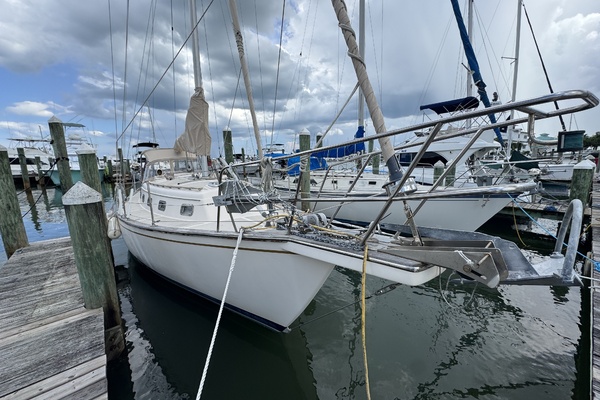 32ft Island Packet Yacht For Sale