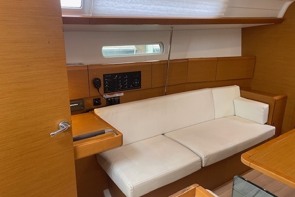 Superstition 38ft Jeanneau Yacht For Sale