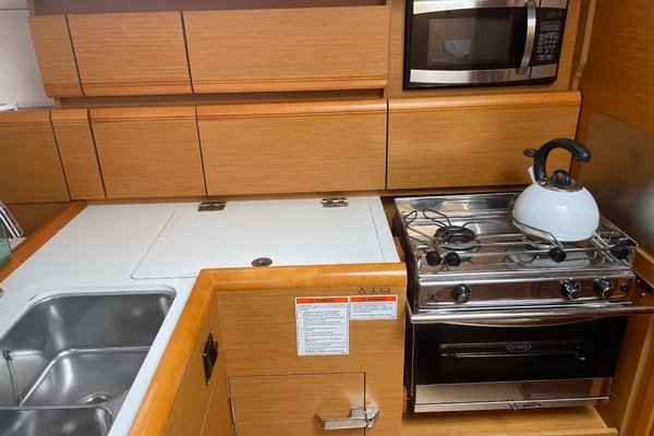 Superstition 38ft Jeanneau Yacht For Sale