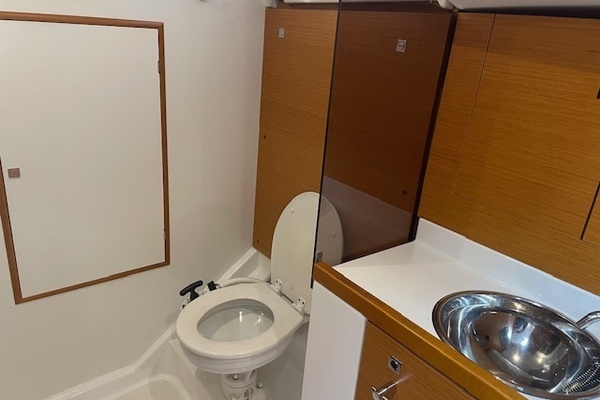 Superstition 38ft Jeanneau Yacht For Sale