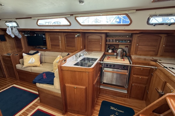 TAYAC 42ft Sabre Yacht For Sale