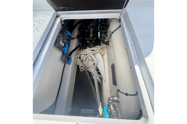 BIG CASE 40ft Barker Boatworks Yacht For Sale