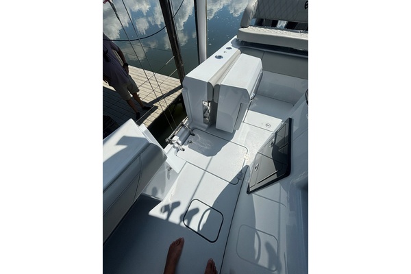 BIG CASE 40ft Barker Boatworks Yacht For Sale