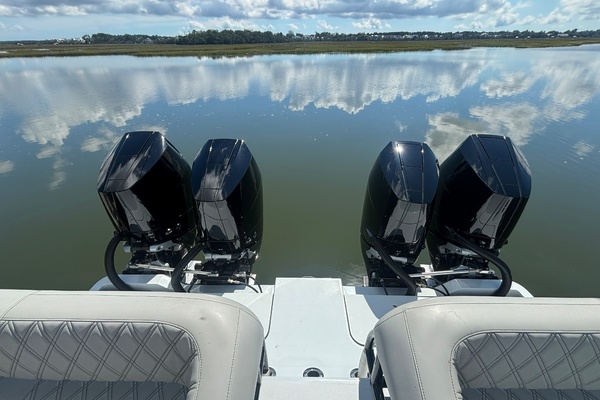 BIG CASE 40ft Barker Boatworks Yacht For Sale