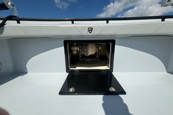 BIG CASE 40ft Barker Boatworks Yacht For Sale